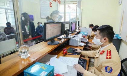 Nghị định 168 - Lỗi trừ 2 điểm GPLX ô tô: Tẩy xóa, sửa chữa hoặc giả mạo hồ sơ đăng ký xe